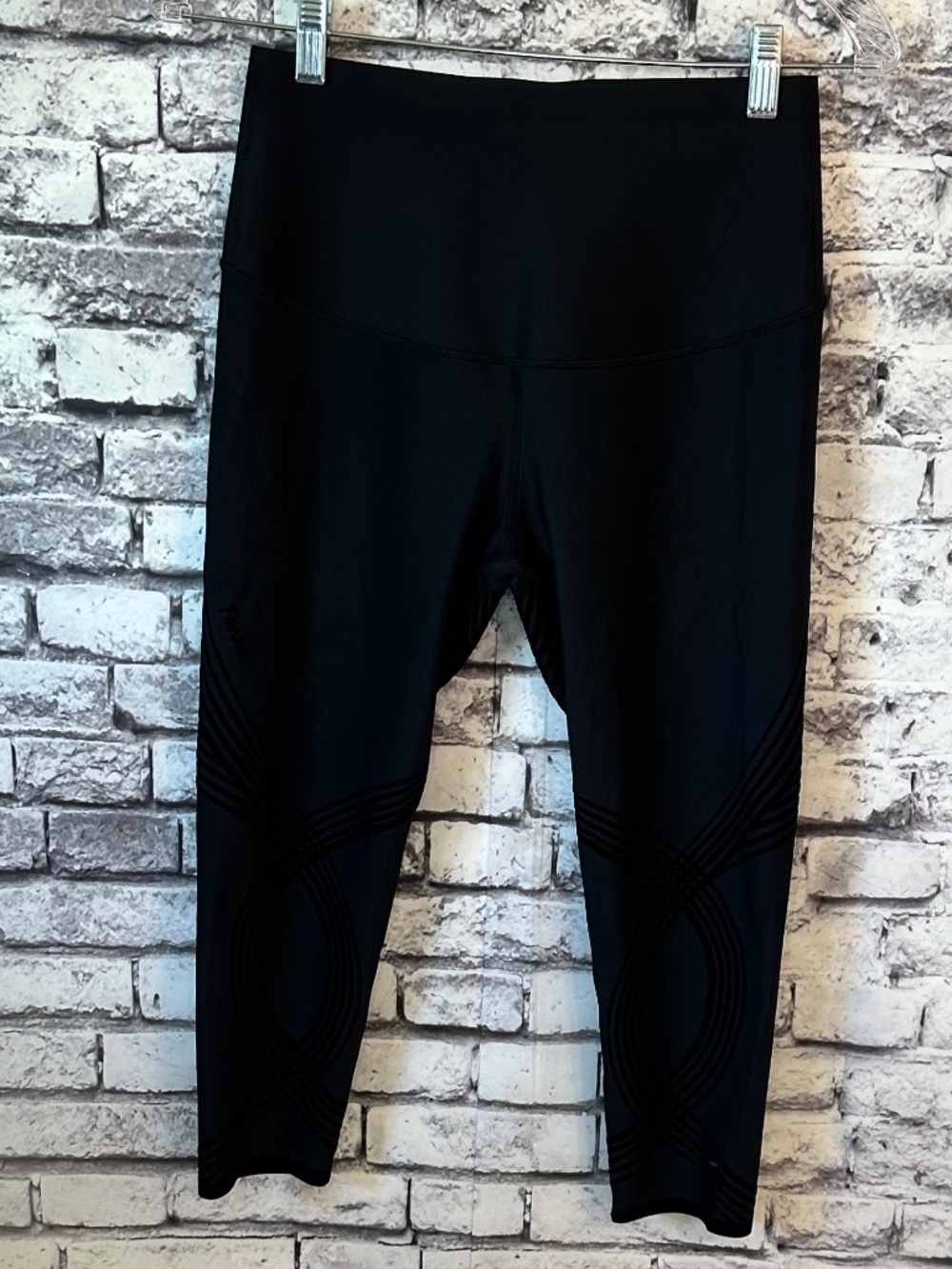 Body Sculpt Capri Leggings (Reversible Wear) Size L